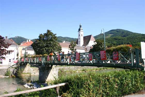 1askingquestions-klubzwei-borg-scheibbs-2006