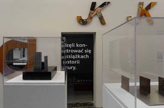 2phaidon-klubzwei-modernologies-warsaw-2010